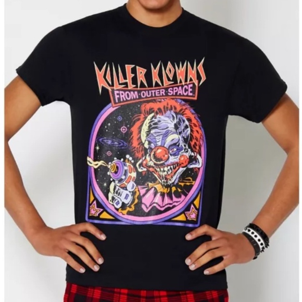 Halloween - Killer Klowns from Outer Space Graphic Tee - NWT - unisex medium